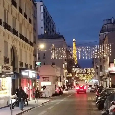 Tour Eiffel *